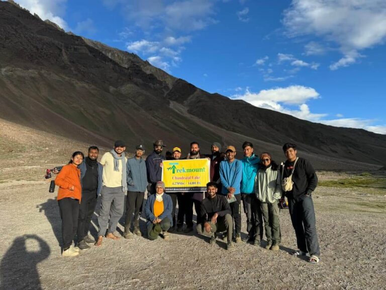 Trekmount trekking team group photo during Hampta Pass trek