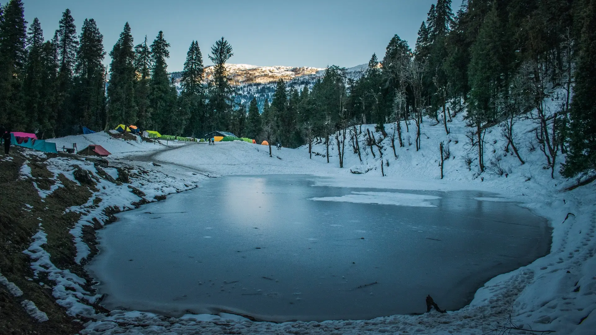 Winter Snow Trek in the Himalayas